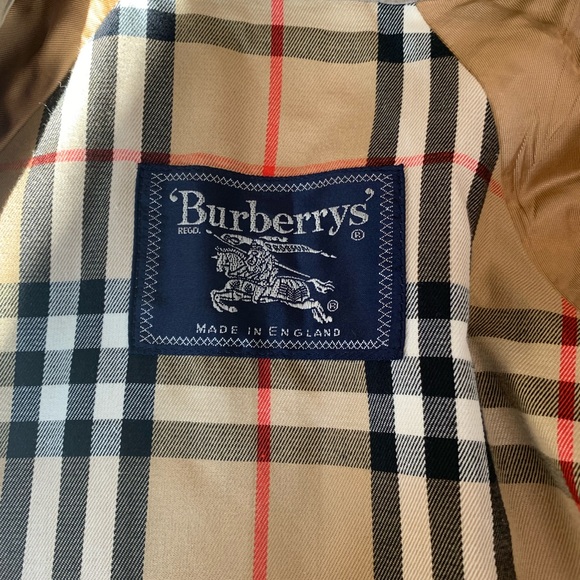Burberry Beige Coat with Iconic Check Pattern - Picture 3 of 6